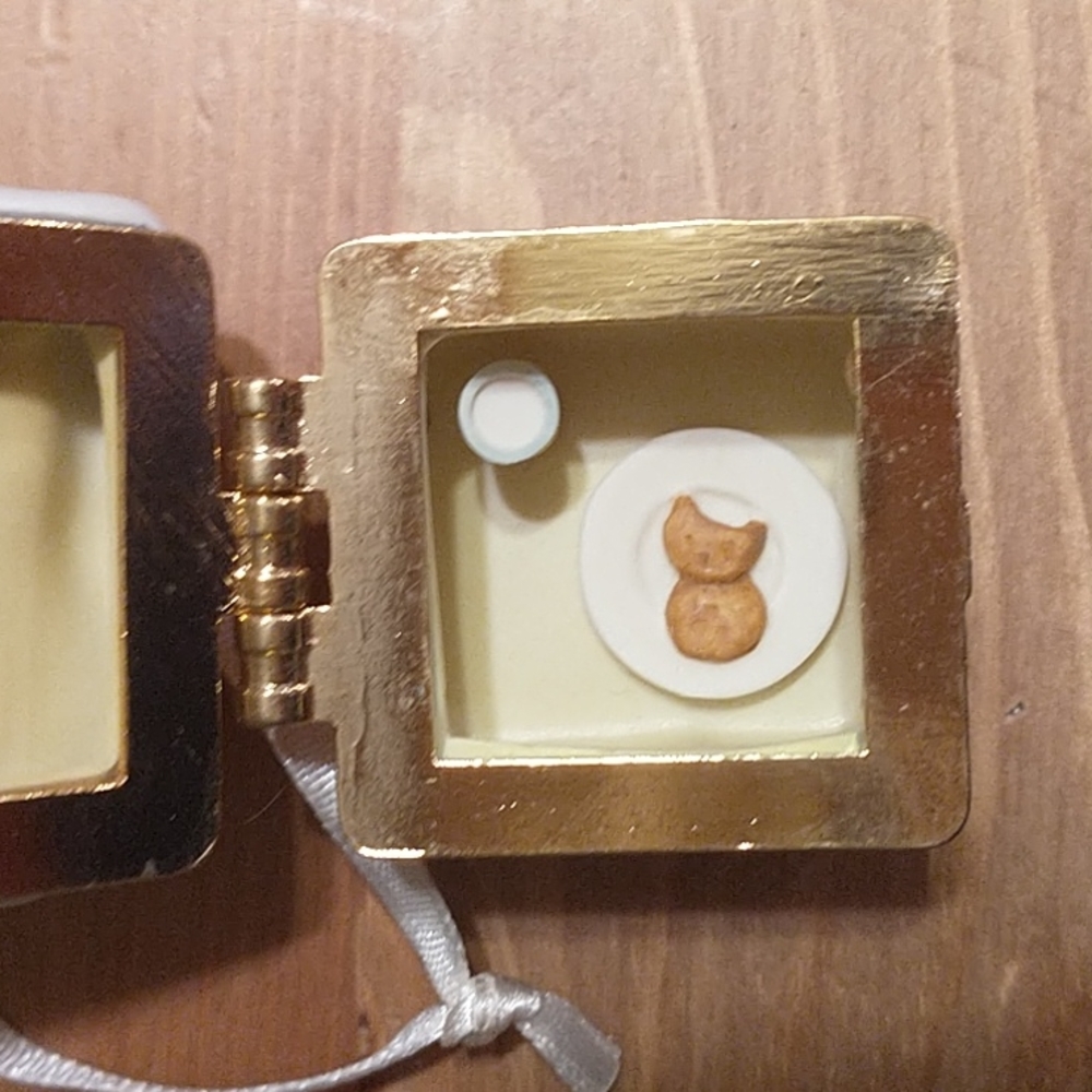 Hallmark Santa and Cookies - Picture 2 of 3